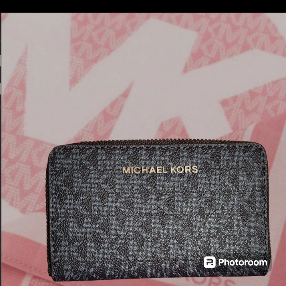 💙REDUCED!!💙Michael Kors Jet Set Small Signature Logo ZA ADMIRAL/PALE BLUE